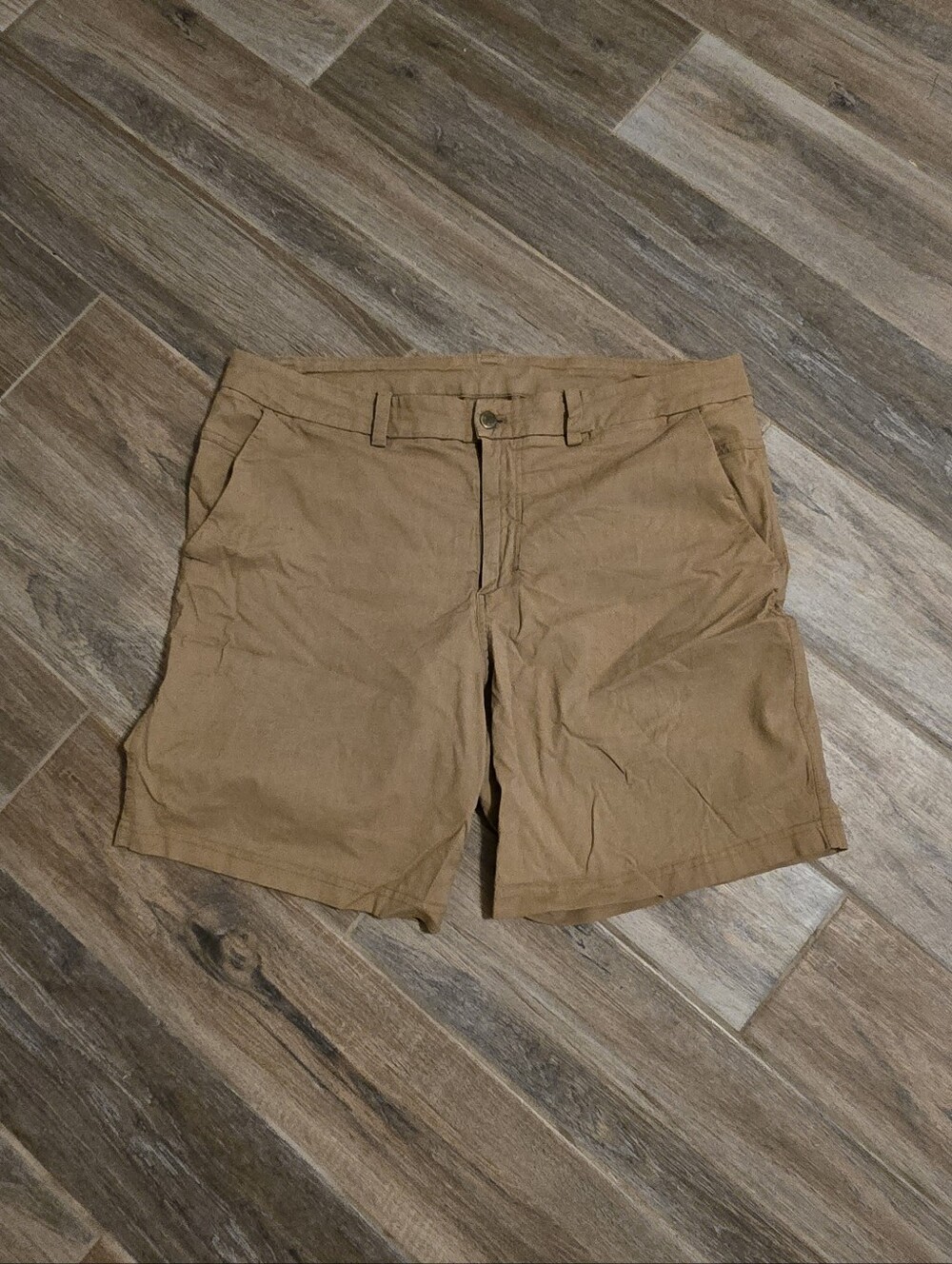 Lululemon Khaki Beige Casual Chino Flats Shorts Mens 38